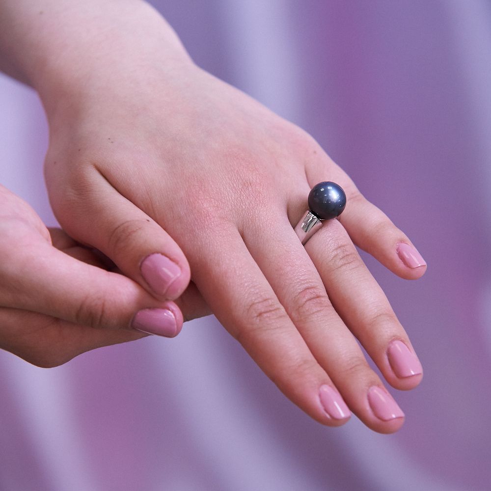 Кольцо из серебра 925 пробы с Таитянской морской жемчужиной 11,6-11,9 мм. Артикул 12117 Кольцо из серебра 925 пробы с Таитянской морской жемчужиной 11,6-11,9 мм. Артикул 12117