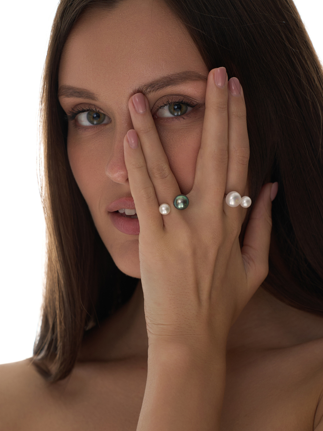 Двойное кольцо "Dior" из серебра 925 пробы с белой и черной жемчужинами 7-10 мм. Артикул 11864